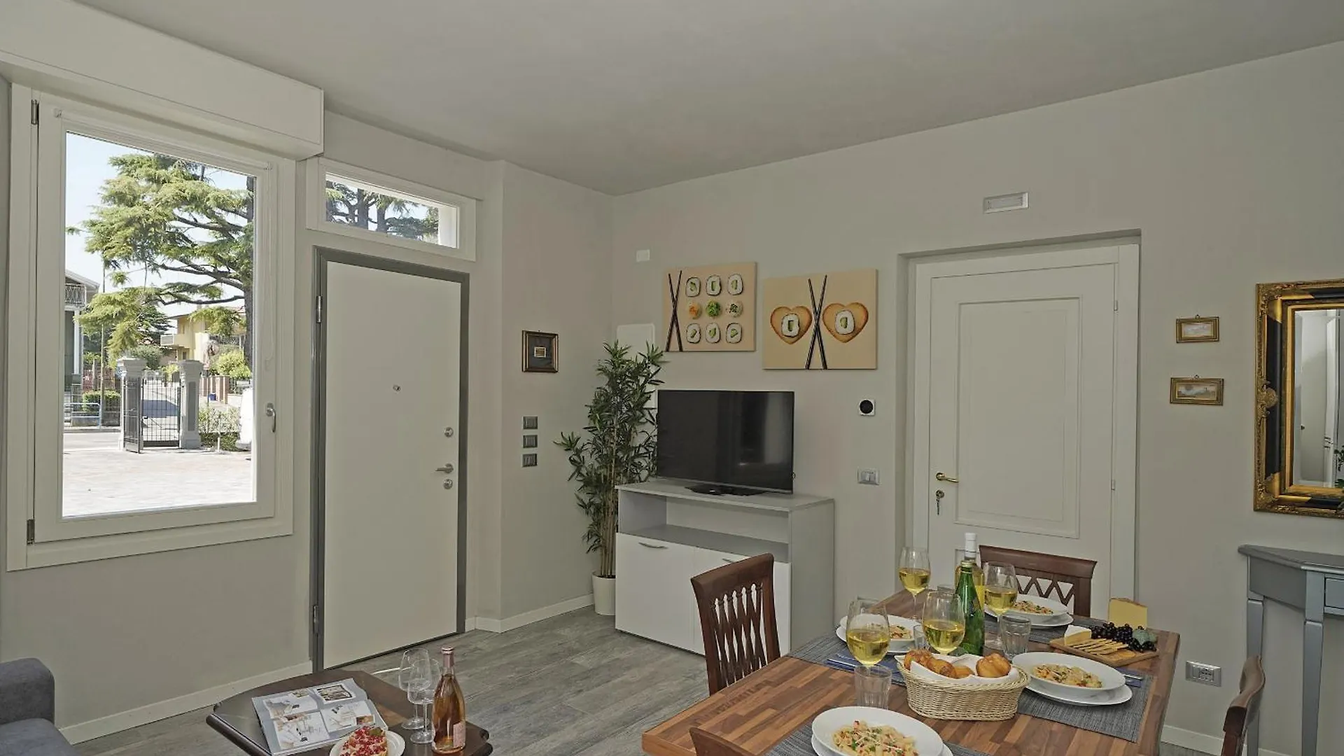 Villa Caterina Apartments By Wonderful Italy Desenzano del Garda