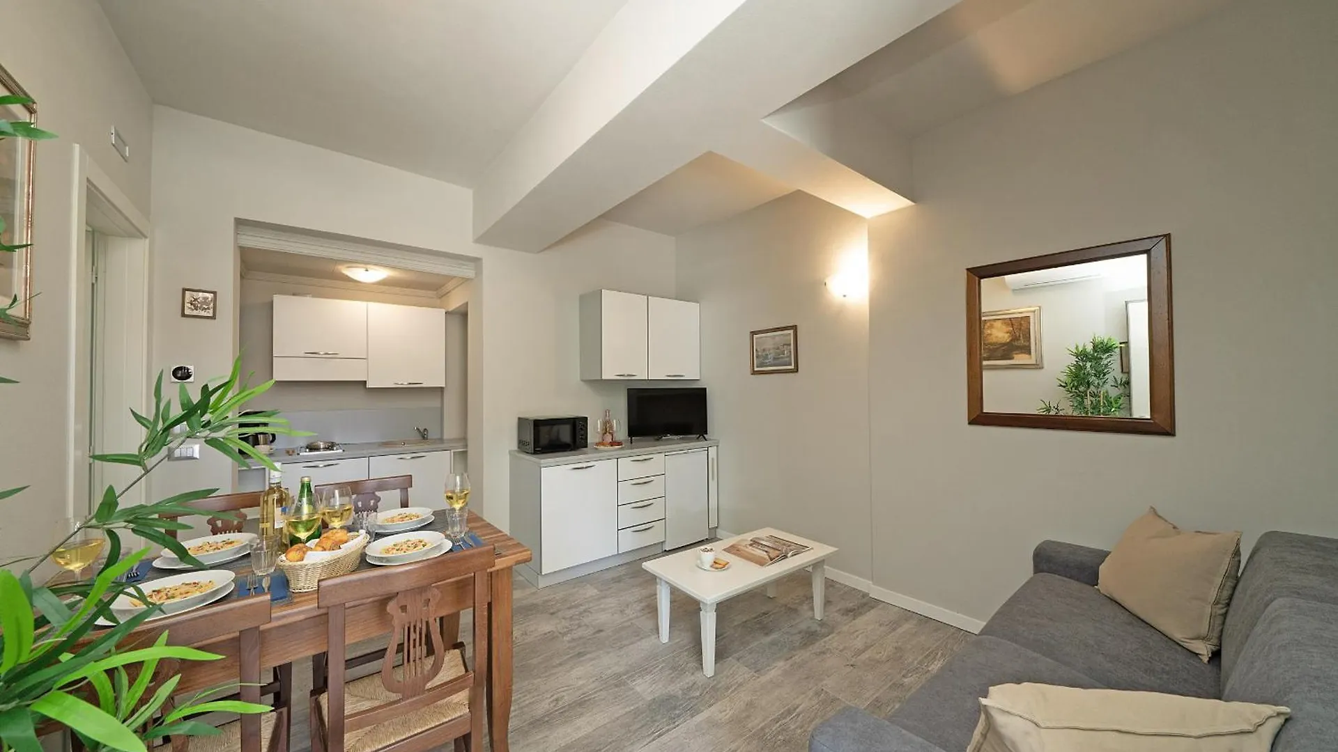 Villa Caterina Apartments By Wonderful Italy Desenzano del Garda